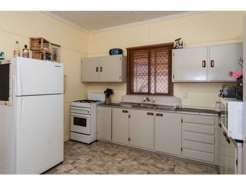 1 Rex Street, Eastern Heights QLD 4305