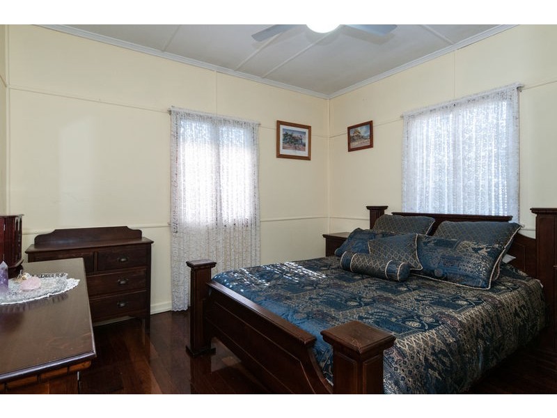 1 Rex Street, Eastern Heights QLD 4305