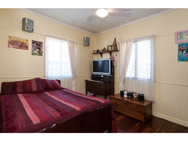 1 Rex Street, Eastern Heights QLD 4305