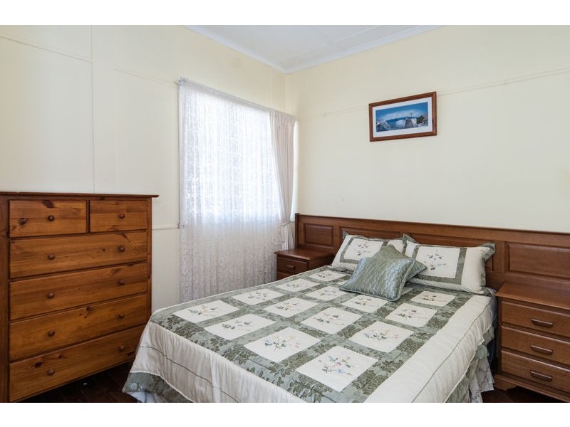 1 Rex Street, Eastern Heights QLD 4305