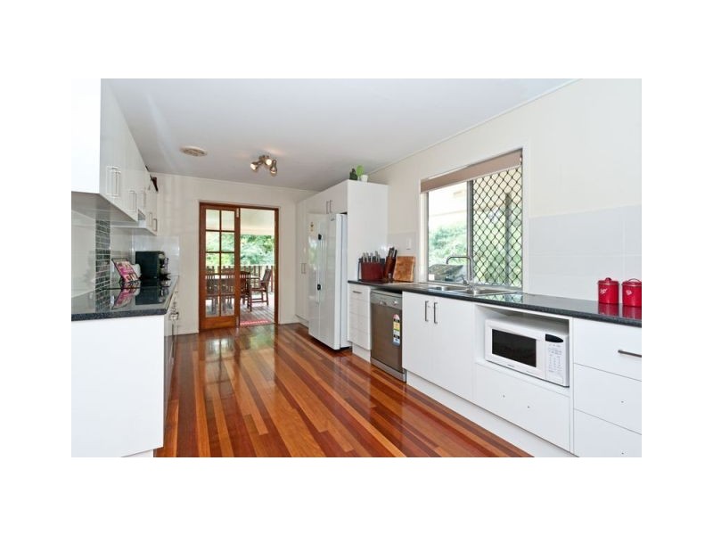 11 Bellhaven Drive, Bundamba QLD 4304