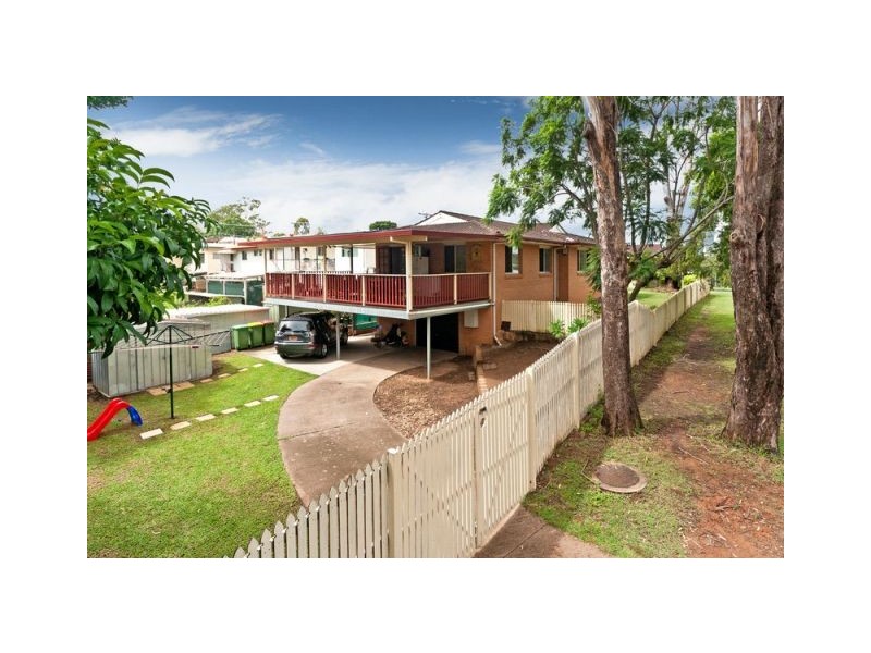 11 Bellhaven Drive, Bundamba QLD 4304