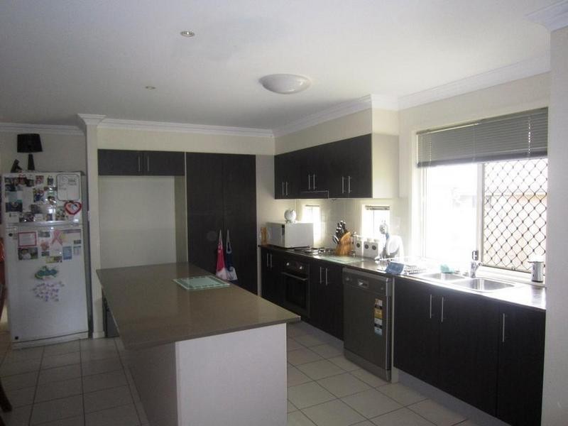 9 Piccadilly Court, Deebing Heights QLD 4306