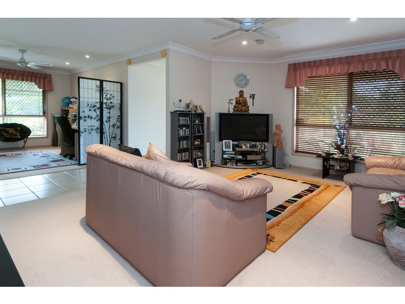 6 Japonica Court, Yamanto QLD 4305