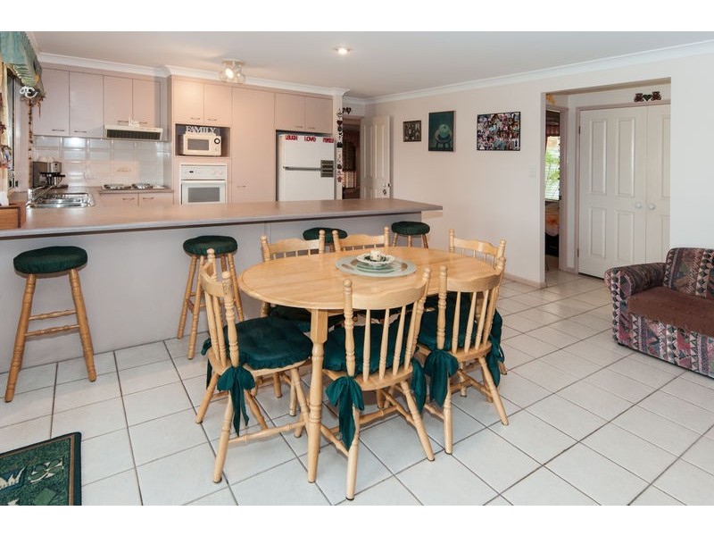 6 Japonica Court, Yamanto QLD 4305