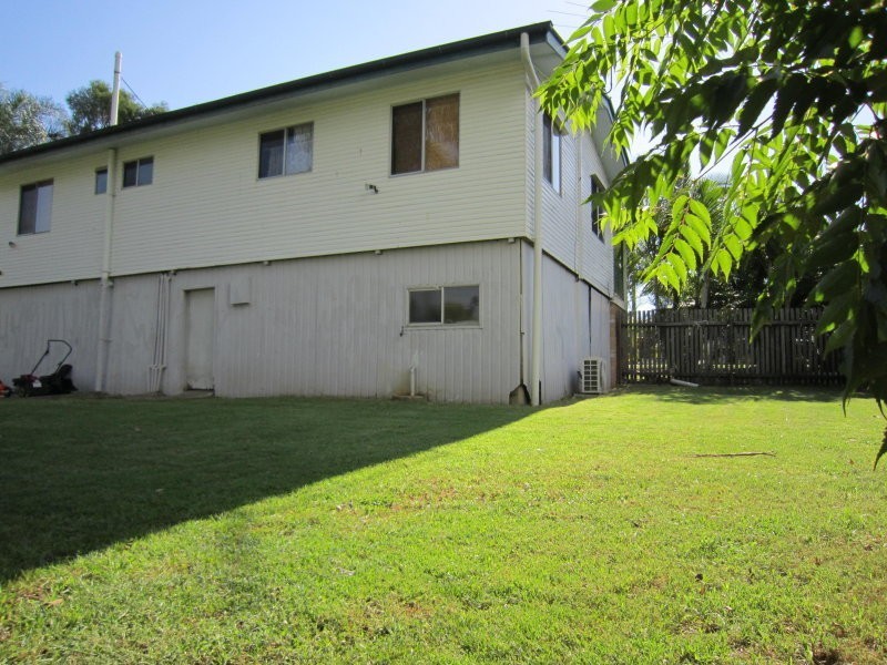 18 Raceview Street, Raceview QLD 4305