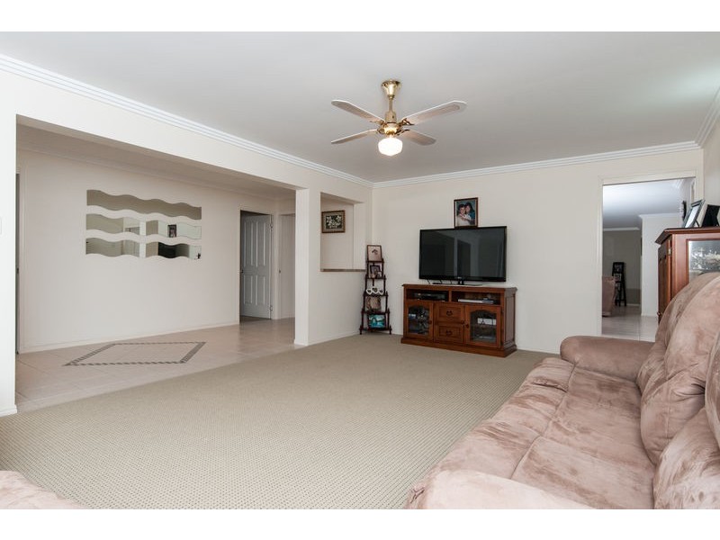 25 Chestnut Drive, Flinders View QLD 4305