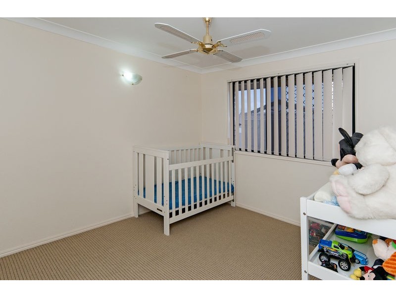 25 Chestnut Drive, Flinders View QLD 4305