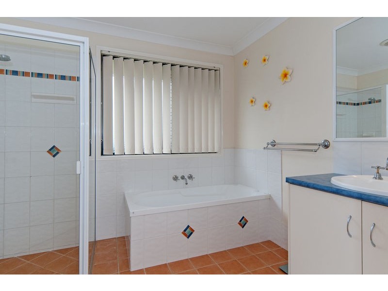 25 Chestnut Drive, Flinders View QLD 4305