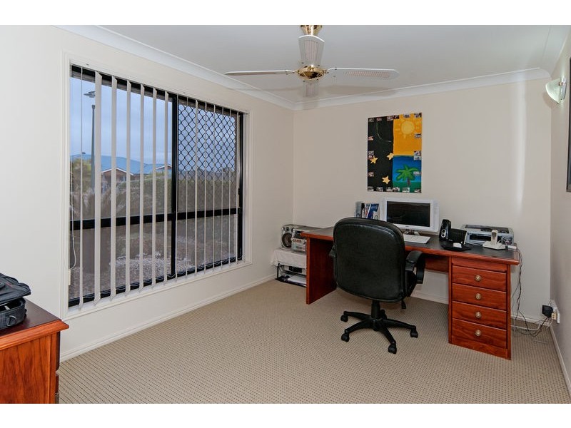 25 Chestnut Drive, Flinders View QLD 4305