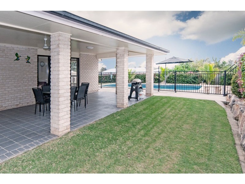 25 Chestnut Drive, Flinders View QLD 4305