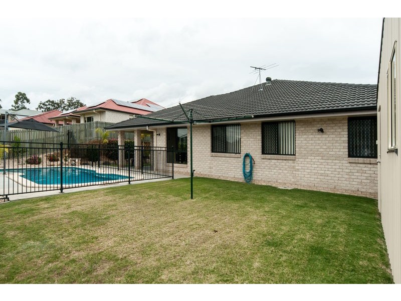 25 Chestnut Drive, Flinders View QLD 4305