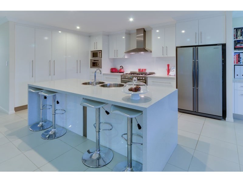 140 Winland Drive, Deebing Heights QLD 4306