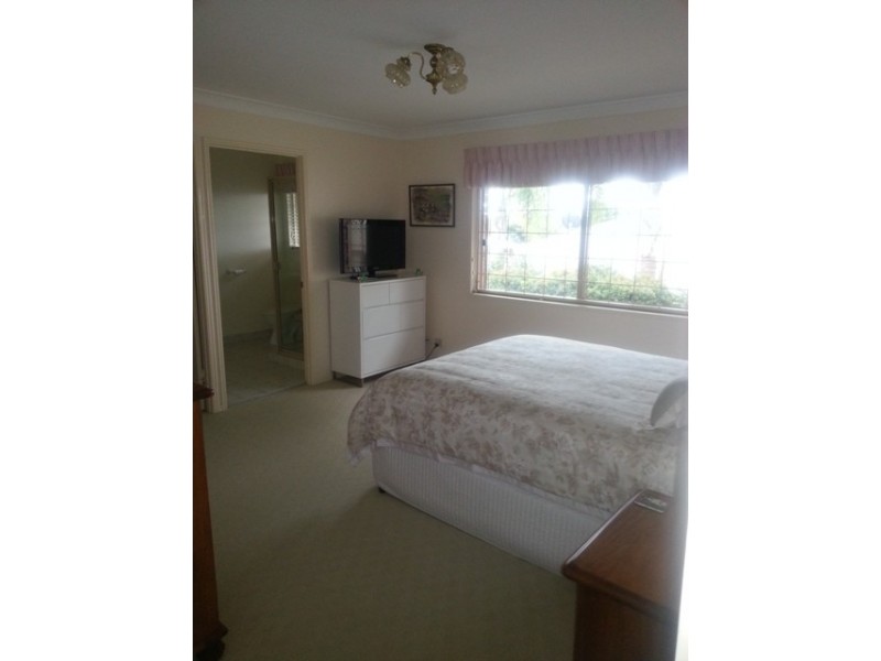 9 Yew Street, Yamanto QLD 4305