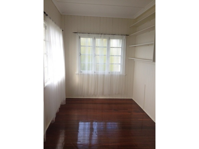 2 Panton Street, Woodend QLD 4305