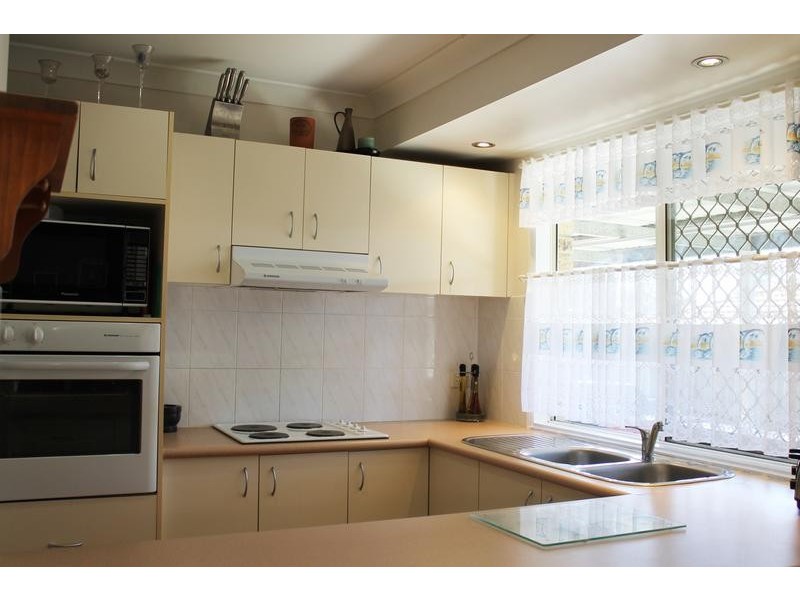 351 South Station Road, Raceview QLD 4305