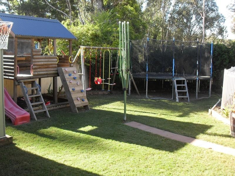 5 Sheppey Place, Yamanto QLD 4305