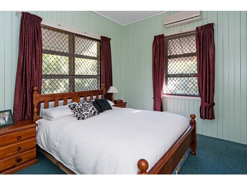 2 Feeney Lane, East Ipswich QLD 4305