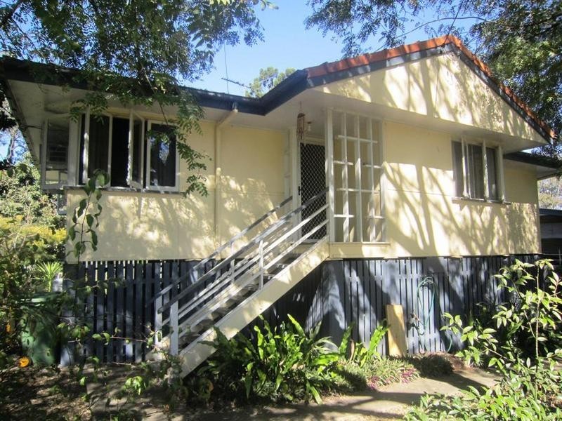 20 Peacock Street, One Mile QLD 4305