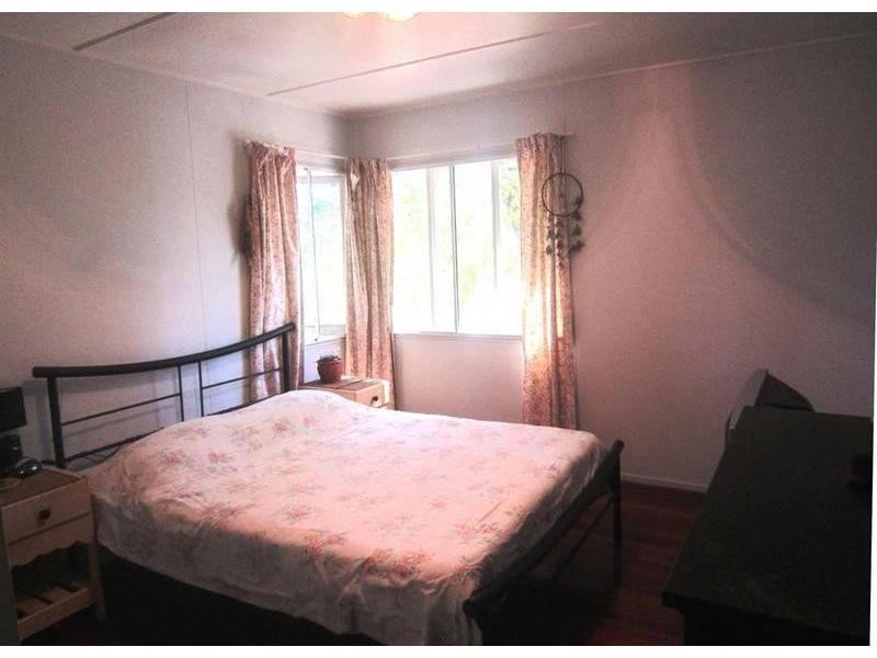 20 Peacock Street, One Mile QLD 4305