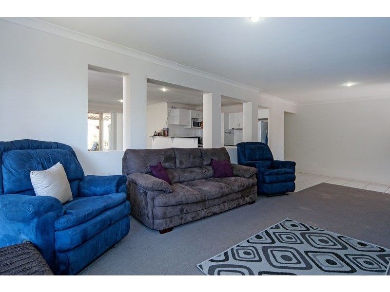 17 Windermere Street, Raceview QLD 4305