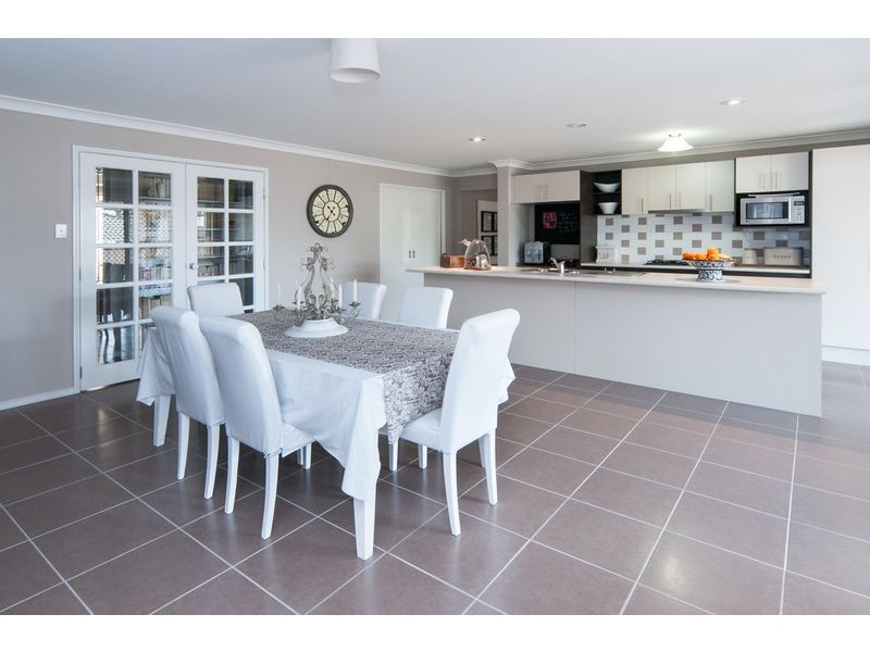 5 Bridge Street, North Booval QLD 4304