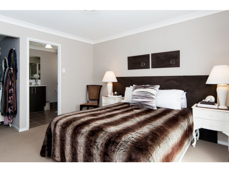 5 Bridge Street, North Booval QLD 4304