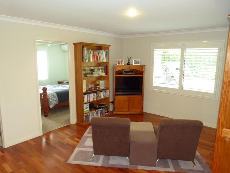 27 Harrison Grove, Deebing Heights QLD 4306