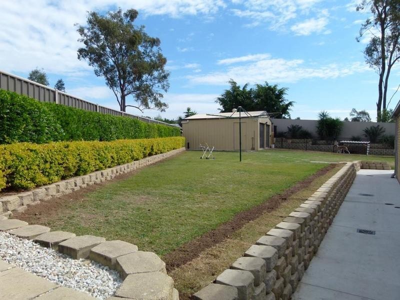 27 Harrison Grove, Deebing Heights QLD 4306