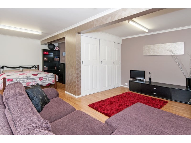 3 Rumsey Drive, Raceview QLD 4305