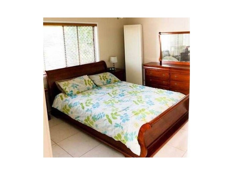 24 Phyllis Street, Eastern Heights QLD 4305