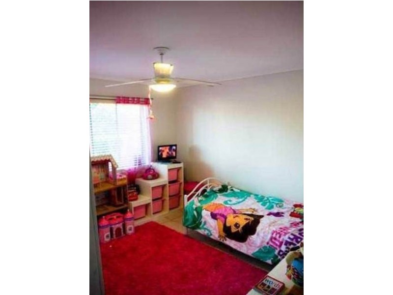 24 Phyllis Street, Eastern Heights QLD 4305