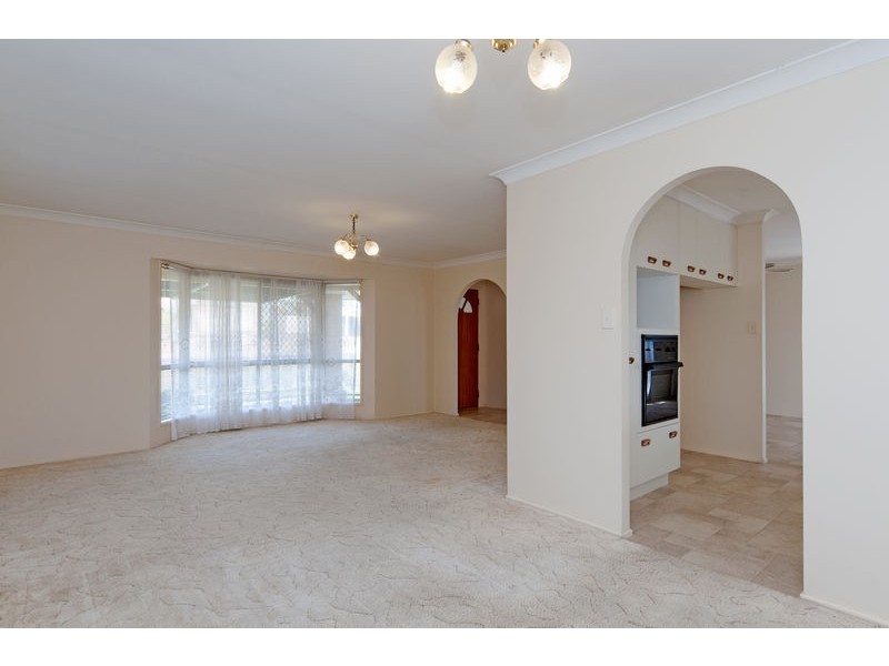 4 Cowley Drive, Flinders View QLD 4305