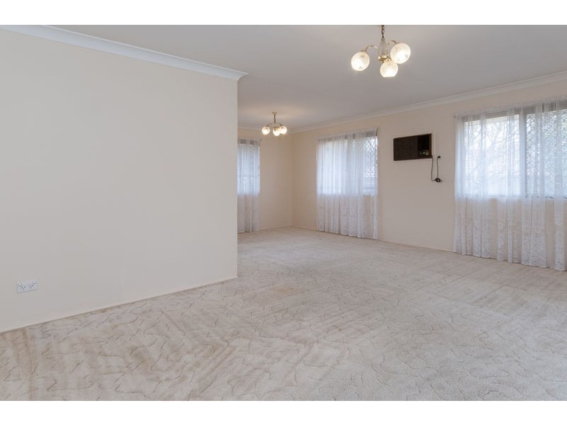 4 Cowley Drive, Flinders View QLD 4305