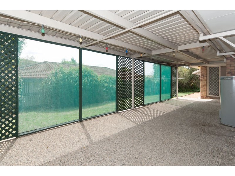4 Cowley Drive, Flinders View QLD 4305