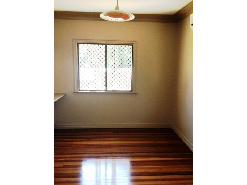 4 Robin Street, Coalfalls QLD 4305