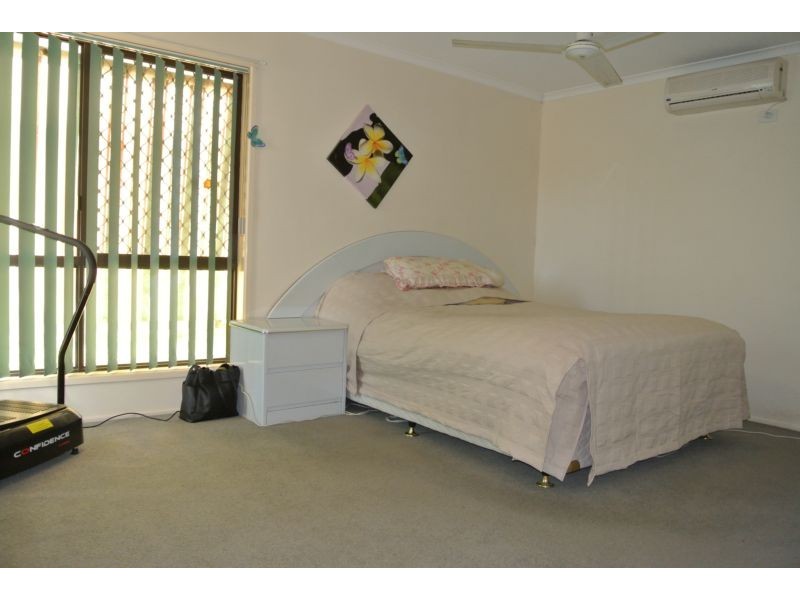 8 Farrell Drive, Walloon QLD 4306