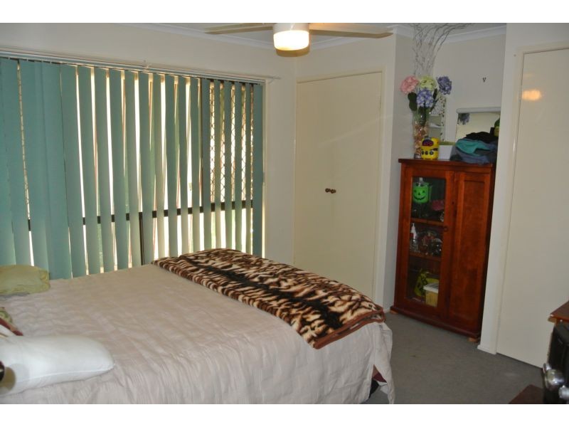 8 Farrell Drive, Walloon QLD 4306
