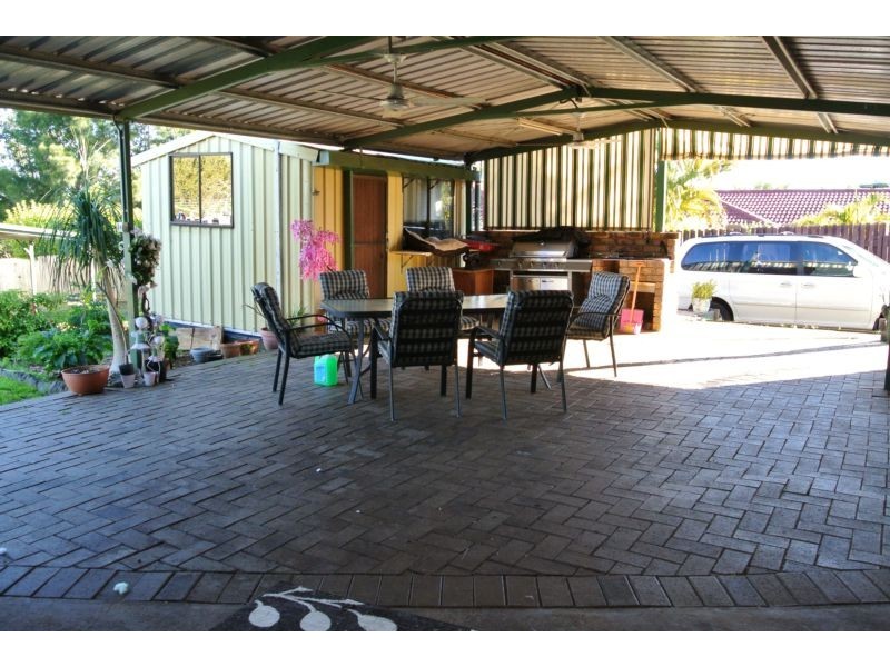 8 Farrell Drive, Walloon QLD 4306