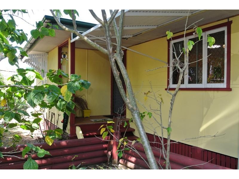 217 Blackstone Road, Silkstone QLD 4304