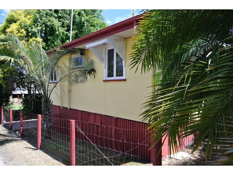 217 Blackstone Road, Silkstone QLD 4304