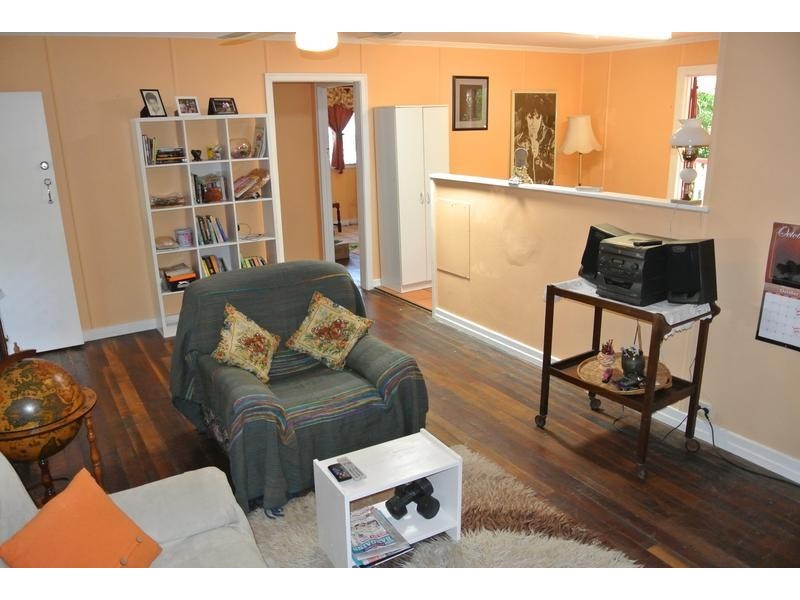 217 Blackstone Road, Silkstone QLD 4304