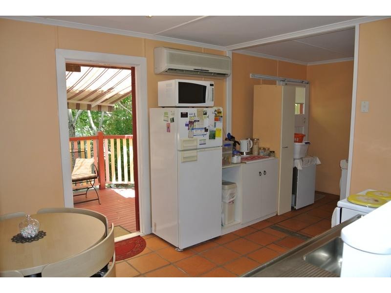 217 Blackstone Road, Silkstone QLD 4304