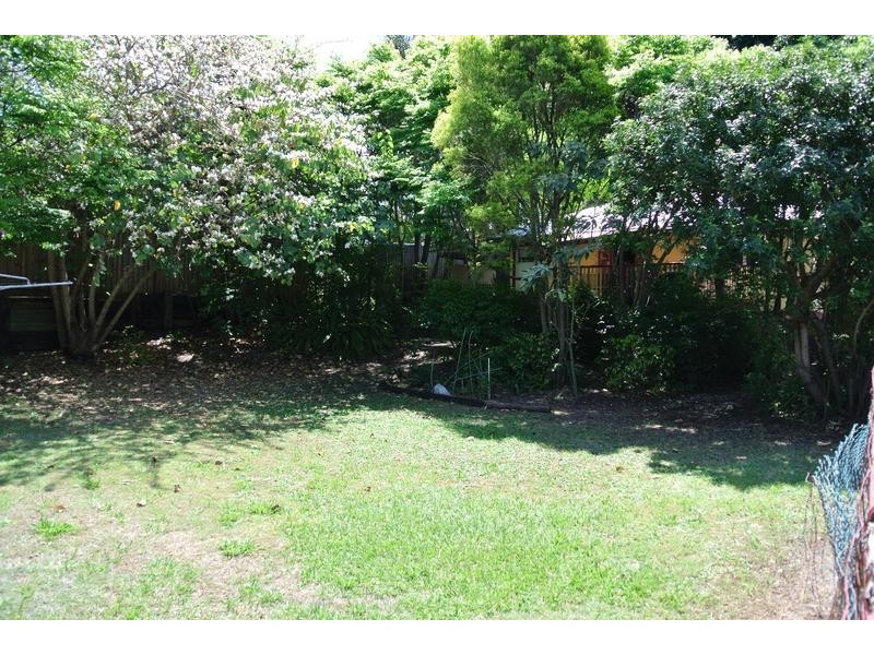 217 Blackstone Road, Silkstone QLD 4304