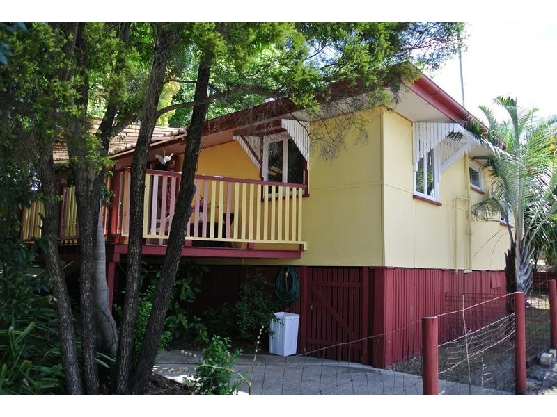 217 Blackstone Road, Silkstone QLD 4304