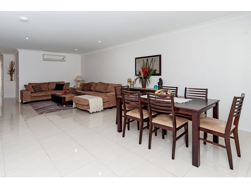 1 & 2/20 Deebing Creek Road, Yamanto QLD 4305