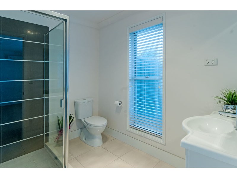 1 & 2/20 Deebing Creek Road, Yamanto QLD 4305