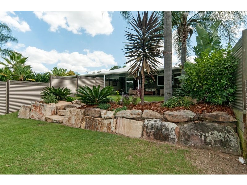 1 & 2/20 Deebing Creek Road, Yamanto QLD 4305