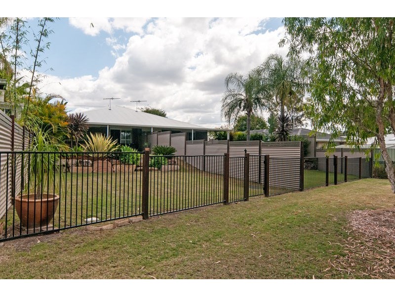 1 & 2/20 Deebing Creek Road, Yamanto QLD 4305