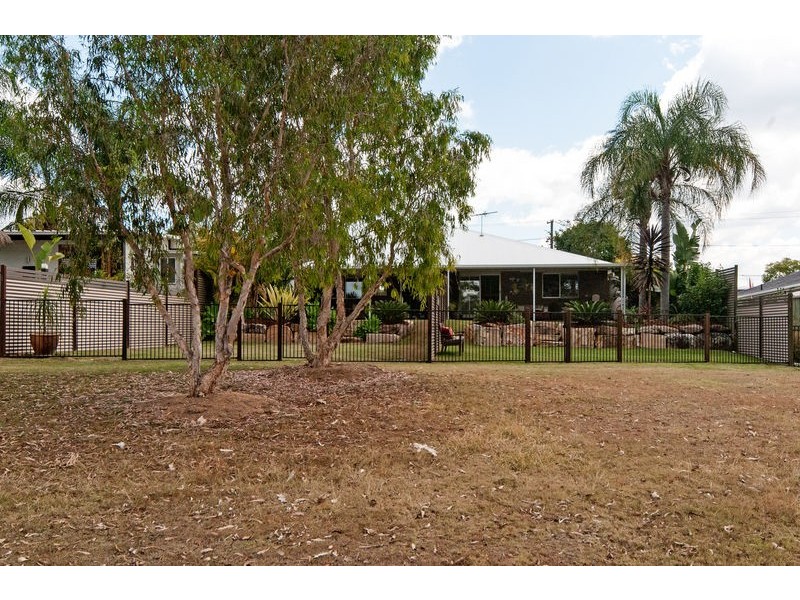 1 & 2/20 Deebing Creek Road, Yamanto QLD 4305